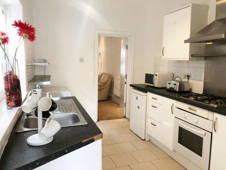 4 bedroom house share to rent - Photo 5