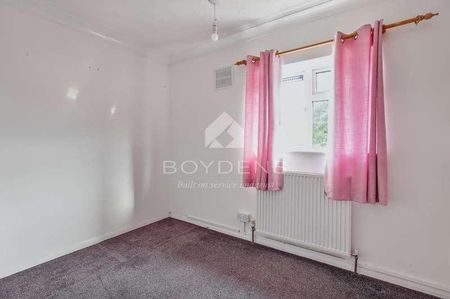 Bardfield Road Colchester, CO2 - Photo 2