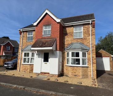 4 bedroom detached house to rent - Photo 4