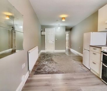 Whitchurch Avenue, Edgware, HA8 - Photo 6