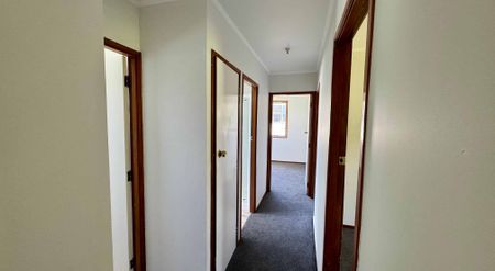 Bright & Tidy 3-Bedroom Gem - Photo 4