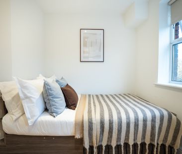 Apt 17, Portland Place - Photo 2