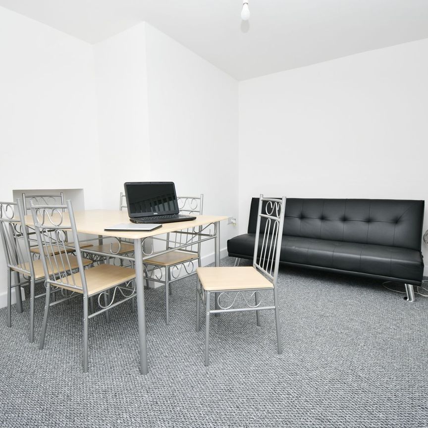 Room , Cartmel Road - Photo 1