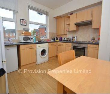 2 Bedroom Properties Meanwood - Photo 2