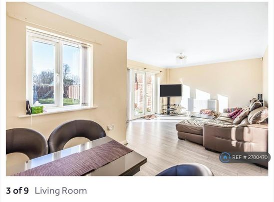 3 bedroom semi-detached house to rent - Photo 1