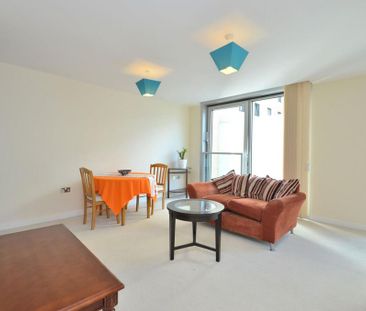 1 bedroom flat to rent - Photo 2
