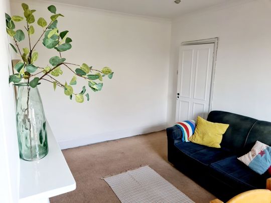 1 Bed Flat, Bedford Road, SW4 - Photo 1