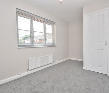 2 bedroom mid terraced house to rent, - Photo 5