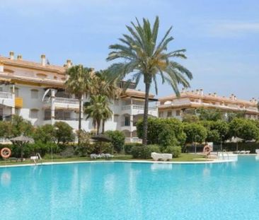 2 bedroom luxury Flat for rent in Nueva Andalucia, Andalusia - Photo 6