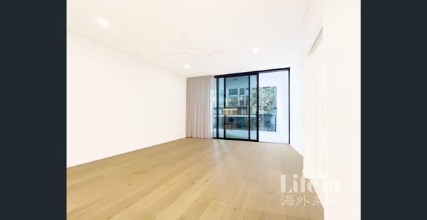 Modern 1-Bedroom Apartment in the Heart of West End - Photo 1