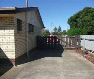 Neat and Tidy 3 Bedroom Home - Photo 1