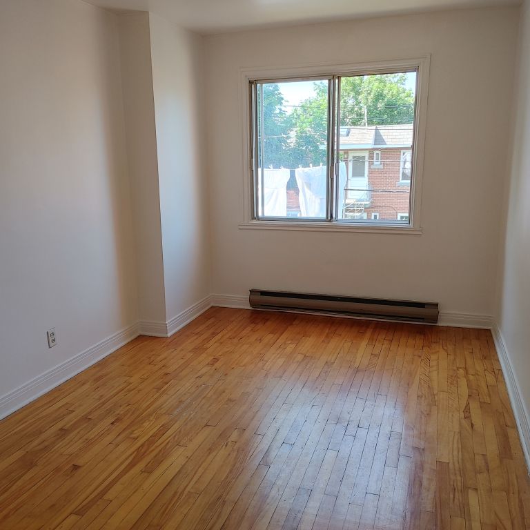 Grand 5 Et Demi. 3 Électros Inclus!! - Photo 1