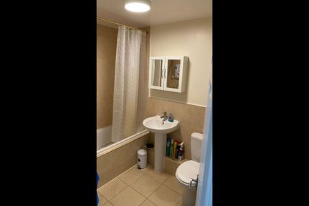 2 Bed Flat, Harlinger Street, SE18 - Photo 2