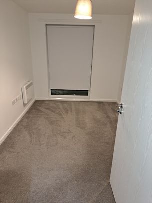 Room in a Shared Flat, Clarence Street, M7 - Photo 1