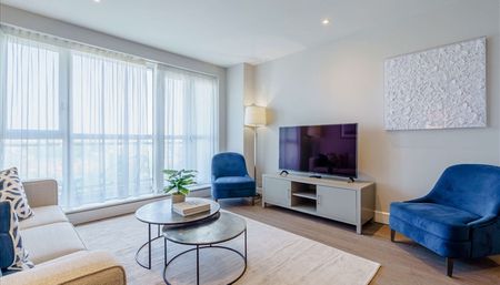 Stylish Riverside Living at Circus Apartments – Canary Wharf E14 8RW - Photo 2