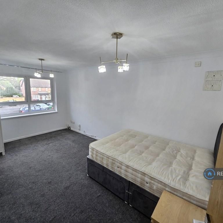 1 bedroom flat to rent - Photo 1