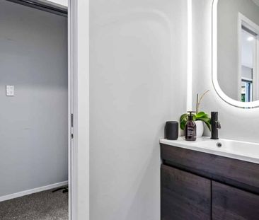 Modern Lifestyle Living – Peaceful, Private & Minutes from Albany - Photo 5