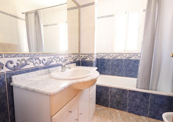 Adosado en la Regia . Temporada larga.