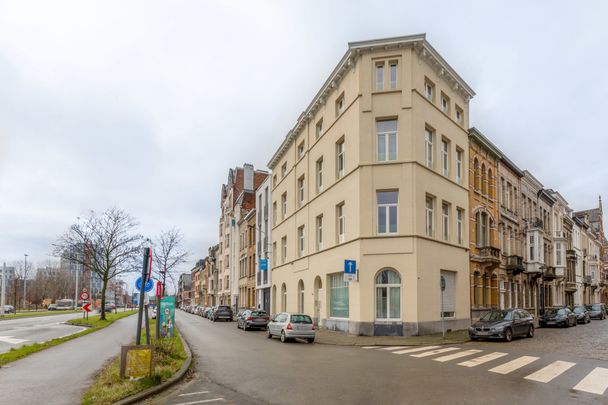 Gezellig hoekappartement met 1 slaapkamer - Photo 1