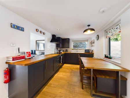 2 bedroom terraced house to rent - Photo 4