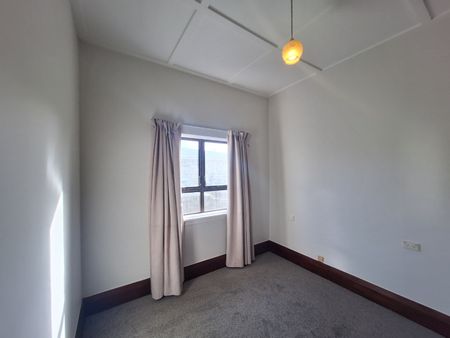 Lovely family home - Photo 3