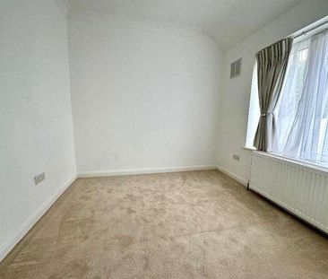 Hampshire Avenue, Slough, SL1 - Photo 3