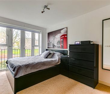 2 Bed Flat, Poynders Road, SW4 - Photo 4