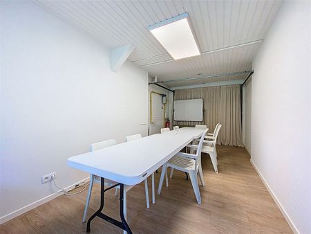 Verrassend ruime eengezinswoning in gezellige wijk - Photo 3