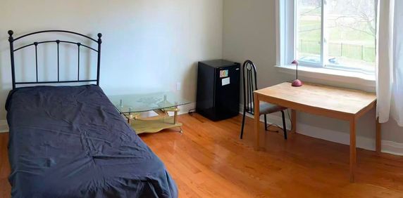 For Lease - RM L 81 Dentonia Park Avenue, Toronto, Ontario - Photo 2