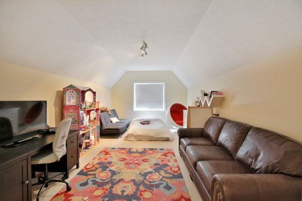 For Lease - 263 Princess Royal Court, Oakville, Ontario - Photo 1