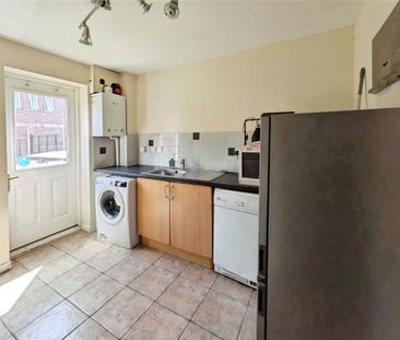 3 bedroom terraced house to rent - Photo 6
