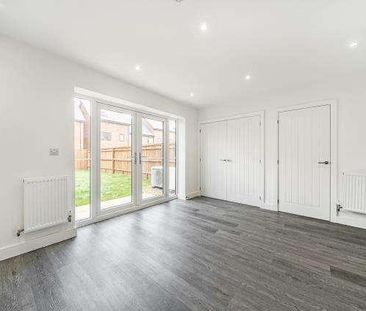 Hmo Eighth Avenue De, Aylesbury, HP21 - Photo 2