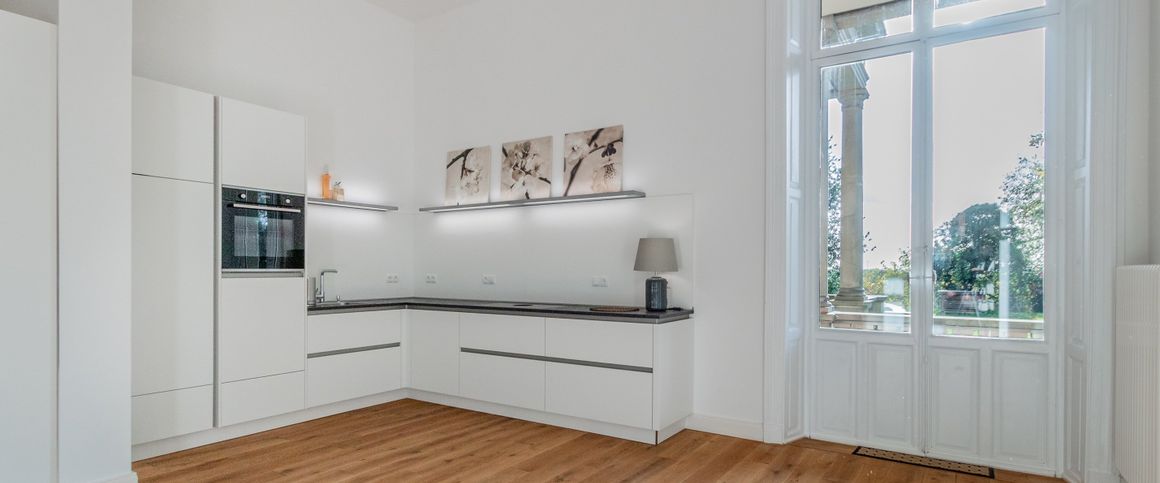 3-4-Zimmer-Mietwohnung in einer historischen Villa an der Weser in Bestlage! - Foto 1