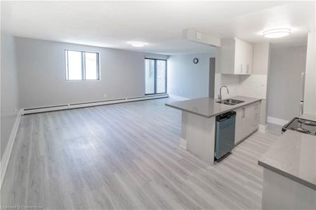 For Lease - 4422 Huron Street Unit# 503, Niagara Falls, Ontario - Photo 3