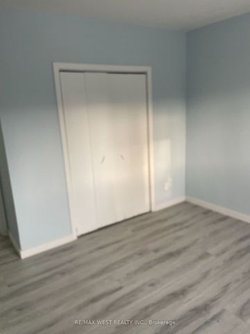 For Lease - 2365 Marine Drive Unit# 101, Oakville, Ontario - Photo 2