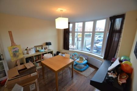 4 bedroom semi-detached house to rent - Photo 4