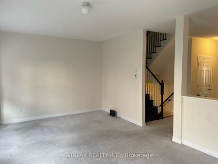 Detached Home For Lease | S8142296 - Photo 4