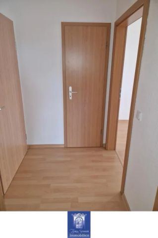 TOP Grundriss! 2-Zimmerwohnung mit großer Küche, Tageslichtbad und Laminat! - Photo 2