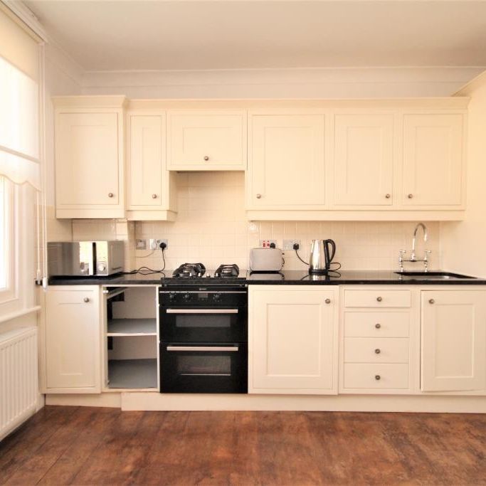 1 Bed Flat, Southgate Road, N1 - Photo 1