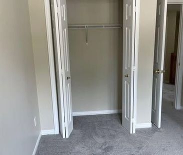 For Lease - 321 Briarmeadow Drive, Kitchener, Ontario - Photo 3