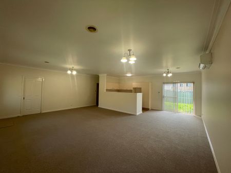 Elegant 2-Bedroom Unit Close to Town - Photo 4