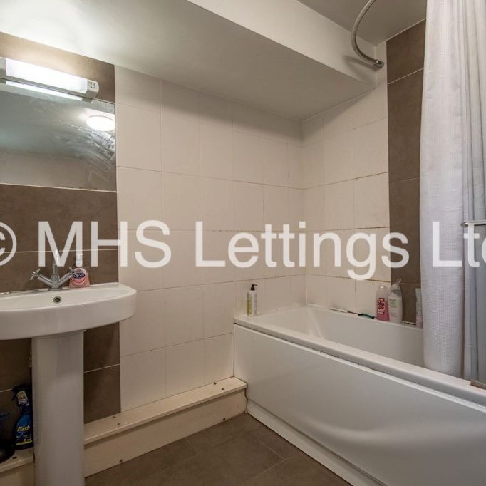 Flat 1, 18 Regent Park Avenue, Leeds, LS6 2AU - Photo 1