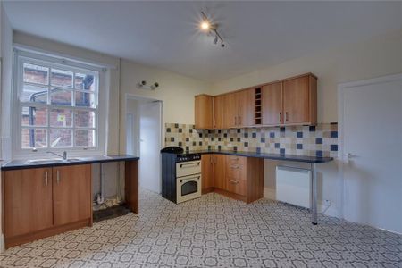 2 bedroom semi-detached house to rent - Photo 4