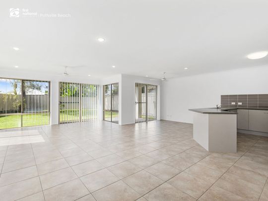 4 Bedroom House in Koala Beach - Photo 1