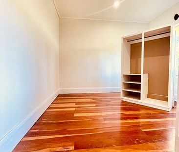 Close to School 3BR Home in Papakura - Photo 3