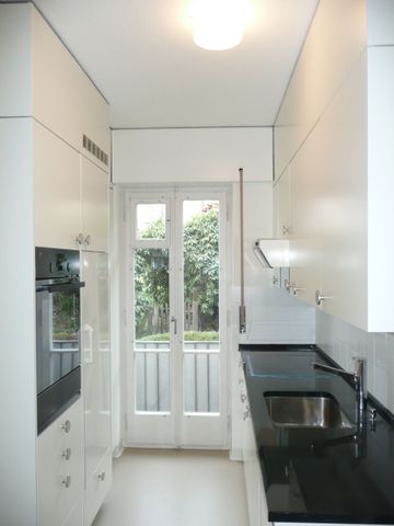 Garden apartment with nice seating area rented for 1 year! - Photo 2