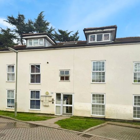 Mill Close, Bagshot, Surrey, GU19 5EE - Photo 4