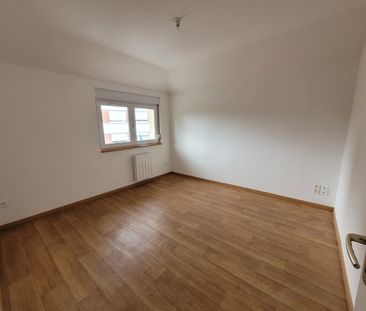 Location Appartement 2 pièces 47m² LE QUESNOY 59530 - Photo 5