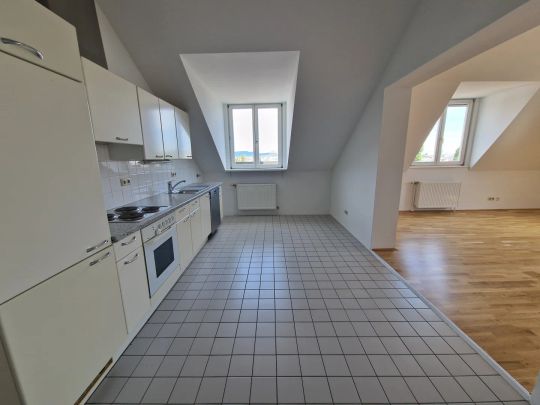 PÄRCHENWOHNUNG Dachgeschoß in der Burggasse unbefristet - Foto 1