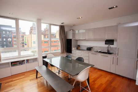 Howard Street - Photo 2